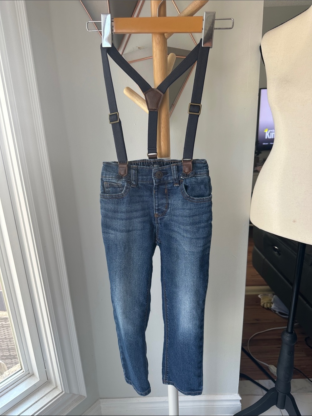 OSHKOSH B’GOSH Kids Boys Dark Wash Denim Jeans with Navy Suspenders 4T Toddler